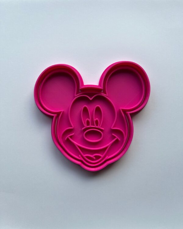 cookie cutter van mickey mouse